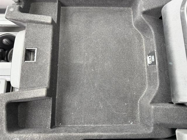 Ram 1500 Vehicle Full-screen Gallery Image 28