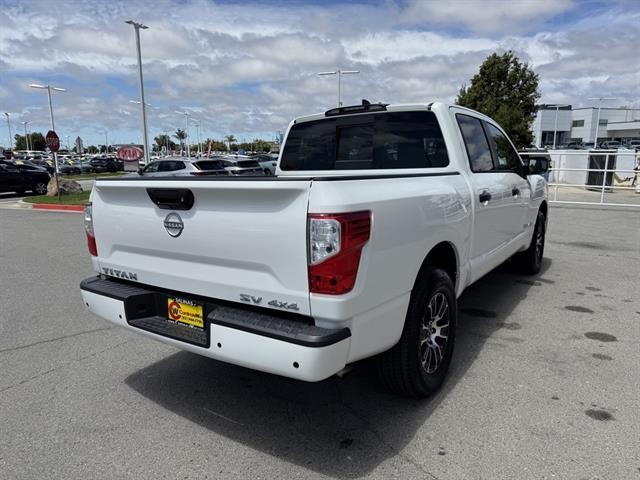 Nissan Titan Vehicle Full-screen Gallery Image 06