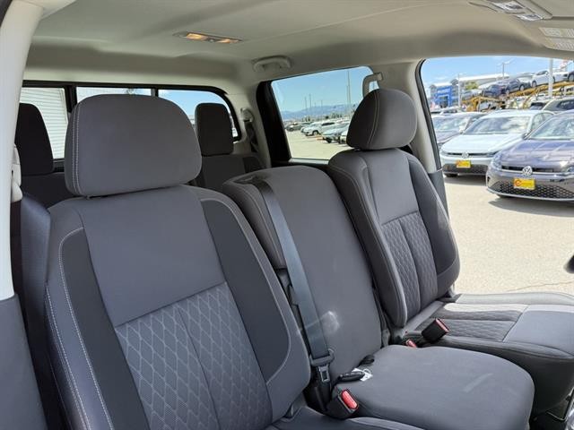 Nissan Titan Vehicle Full-screen Gallery Image 21