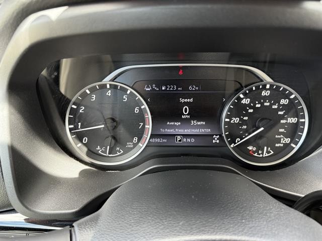 Nissan Titan Vehicle Full-screen Gallery Image 27