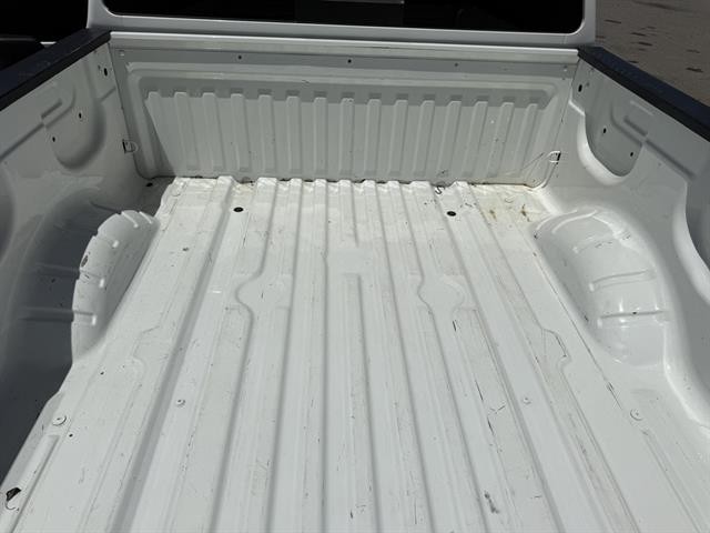 Nissan Titan Vehicle Full-screen Gallery Image 28