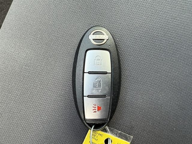 Nissan Titan Vehicle Full-screen Gallery Image 29