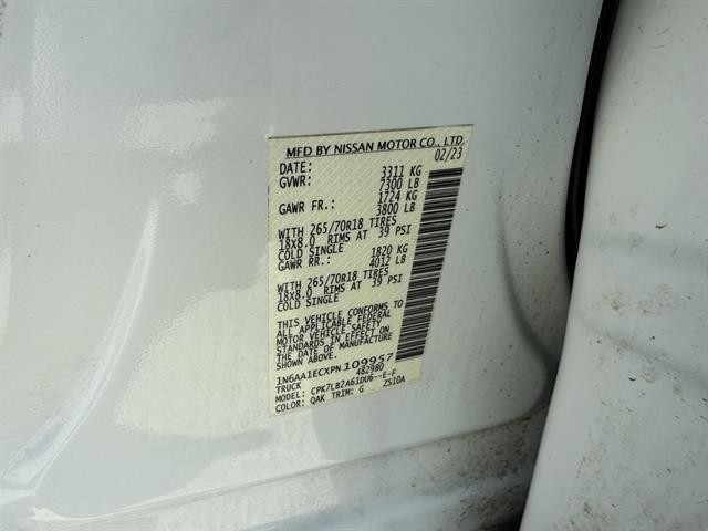 Nissan Titan Vehicle Full-screen Gallery Image 30