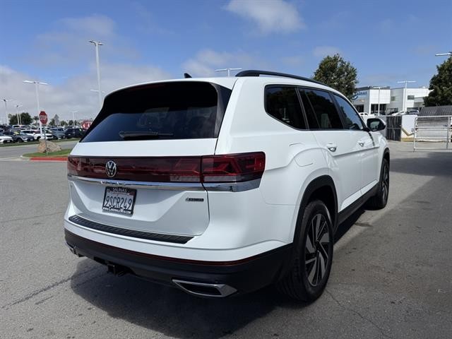 Volkswagen Atlas Vehicle Full-screen Gallery Image 06