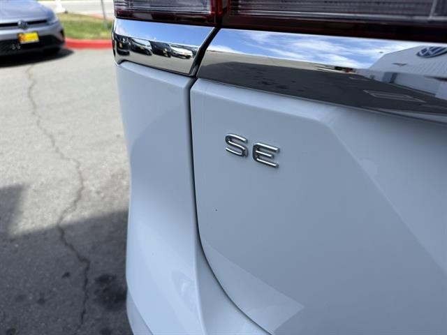 Volkswagen Atlas Vehicle Full-screen Gallery Image 12