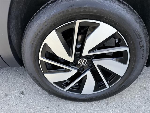 Volkswagen Atlas Vehicle Full-screen Gallery Image 13