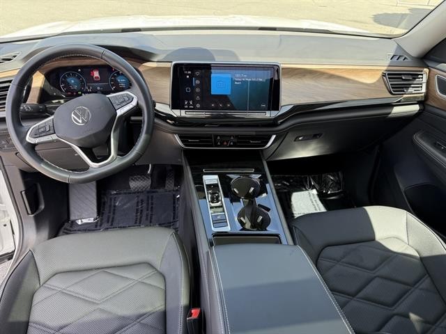 Volkswagen Atlas Vehicle Full-screen Gallery Image 15