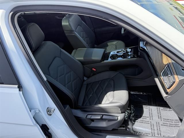 Volkswagen Atlas Vehicle Full-screen Gallery Image 21