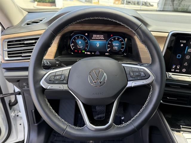 Volkswagen Atlas Vehicle Full-screen Gallery Image 23