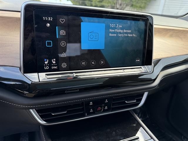 Volkswagen Atlas Vehicle Full-screen Gallery Image 24