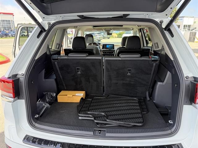 Volkswagen Atlas Vehicle Full-screen Gallery Image 31