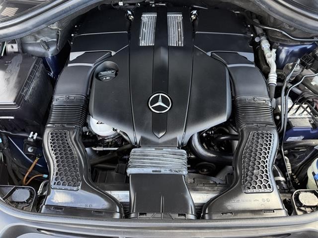 Mercedes-Benz GLS 450 Vehicle Full-screen Gallery Image 15