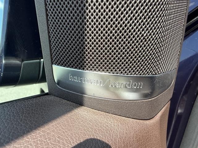 Mercedes-Benz GLS 450 Vehicle Full-screen Gallery Image 30