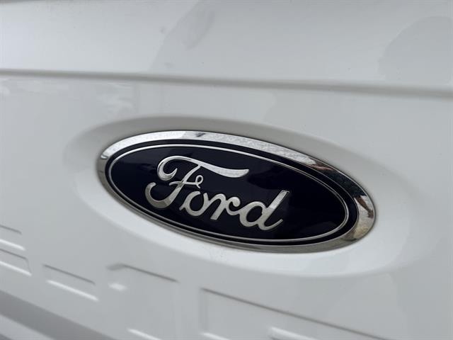 Ford F-150 Vehicle Full-screen Gallery Image 10