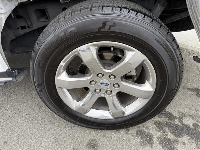 Ford F-150 Vehicle Full-screen Gallery Image 13