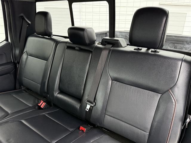 Ford F-150 Vehicle Full-screen Gallery Image 19