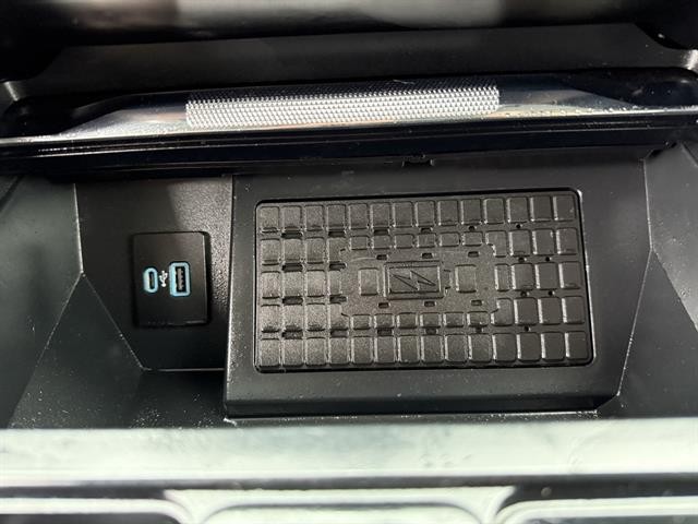 Ford F-150 Vehicle Full-screen Gallery Image 25