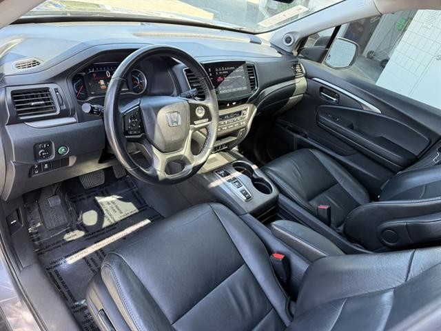 Honda Pilot Vehicle Full-screen Gallery Image 02