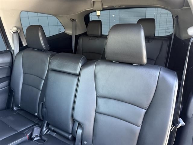 Honda Pilot Vehicle Full-screen Gallery Image 19