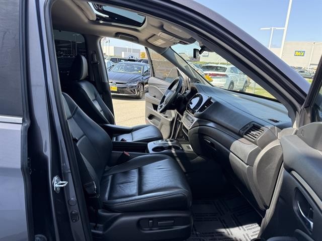 Honda Pilot Vehicle Full-screen Gallery Image 21