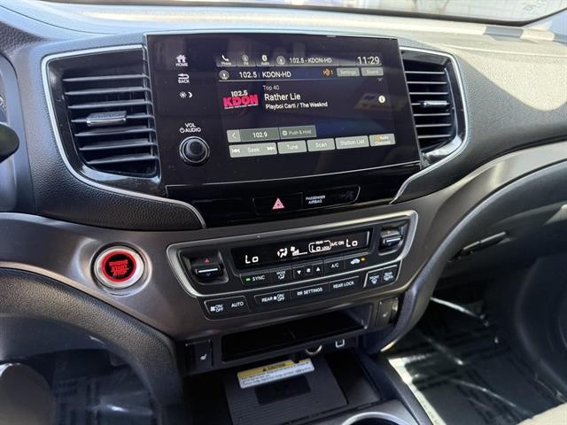 Honda Pilot Vehicle Full-screen Gallery Image 24