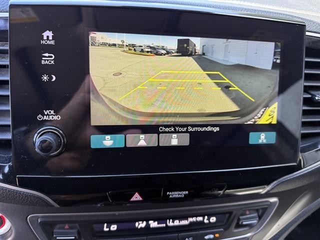 Honda Pilot Vehicle Full-screen Gallery Image 25