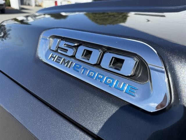 Ram 1500 Vehicle Full-screen Gallery Image 10