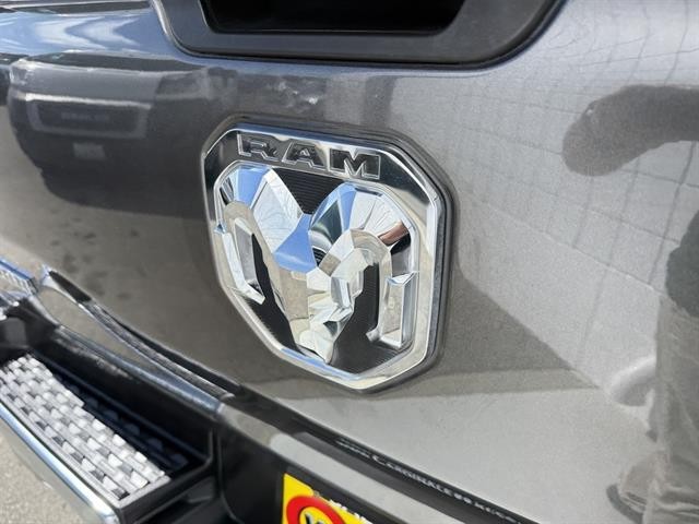 Ram 1500 Vehicle Full-screen Gallery Image 13