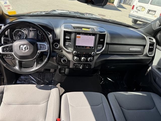 Ram 1500 Vehicle Full-screen Gallery Image 16