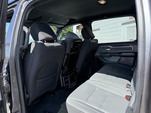 Ram 1500 Vehicle Full-screen Gallery Image 18