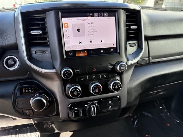 Ram 1500 Vehicle Full-screen Gallery Image 24