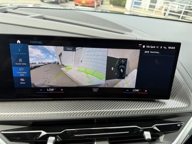 BMW XM Vehicle Full-screen Gallery Image 22