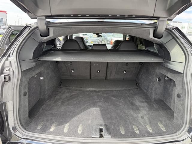 BMW XM Vehicle Full-screen Gallery Image 29