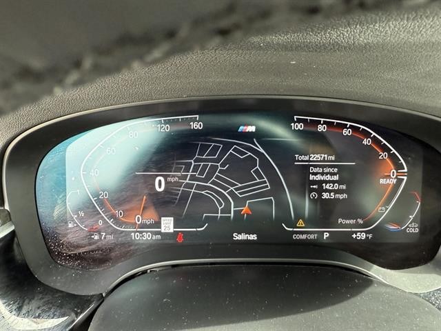 BMW 5 Series Vehicle Full-screen Gallery Image 29