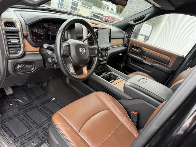 Ram 2500 Vehicle Full-screen Gallery Image 02