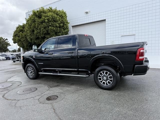 Ram 2500 Vehicle Full-screen Gallery Image 03