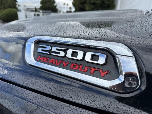 Ram 2500 Vehicle Full-screen Gallery Image 10