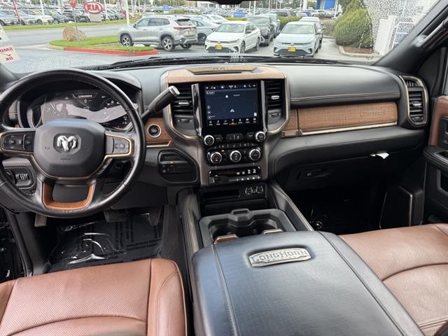 Ram 2500 Vehicle Full-screen Gallery Image 16