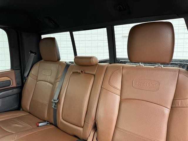 Ram 2500 Vehicle Full-screen Gallery Image 20