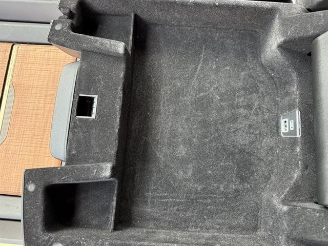 Ram 2500 Vehicle Full-screen Gallery Image 27