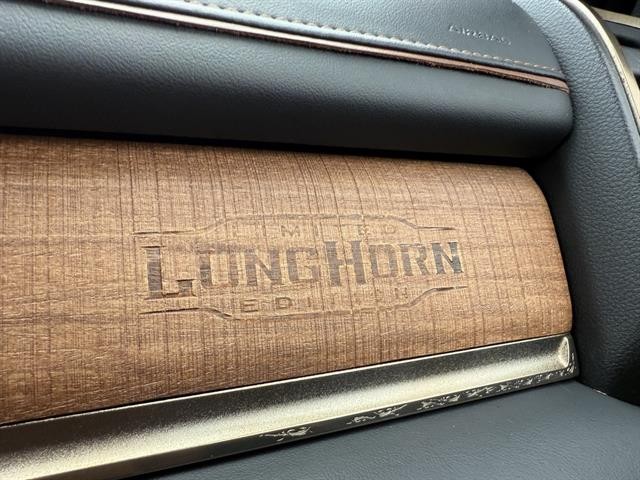 Ram 2500 Vehicle Full-screen Gallery Image 31