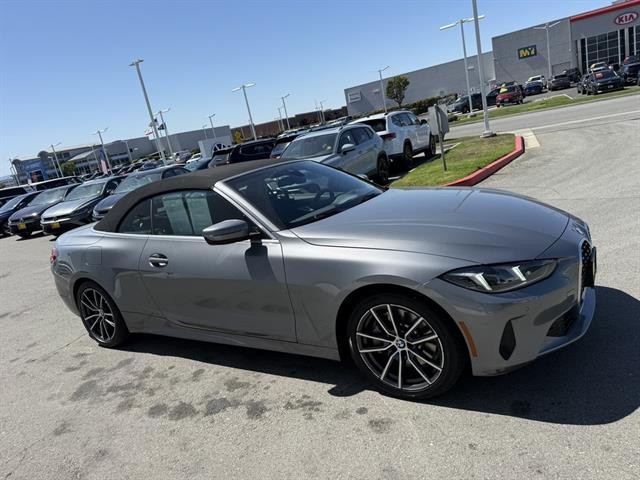 BMW 430i Vehicle Full-screen Gallery Image 07