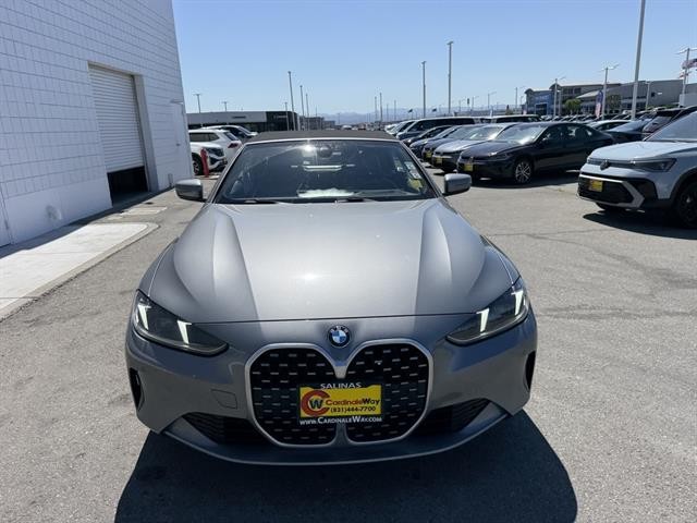 BMW 430i Vehicle Full-screen Gallery Image 09