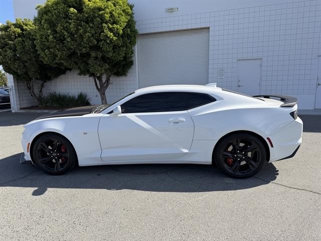 Chevrolet Camaro Vehicle Full-screen Gallery Image 03