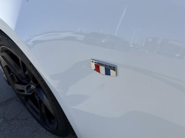 Chevrolet Camaro Vehicle Full-screen Gallery Image 12