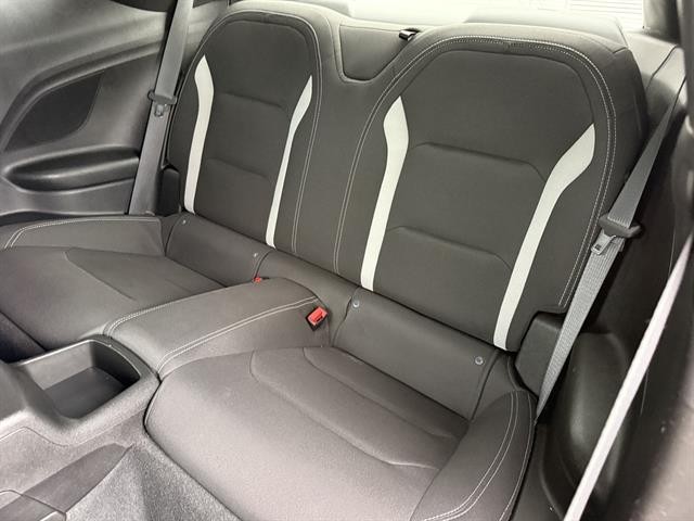 Chevrolet Camaro Vehicle Full-screen Gallery Image 18