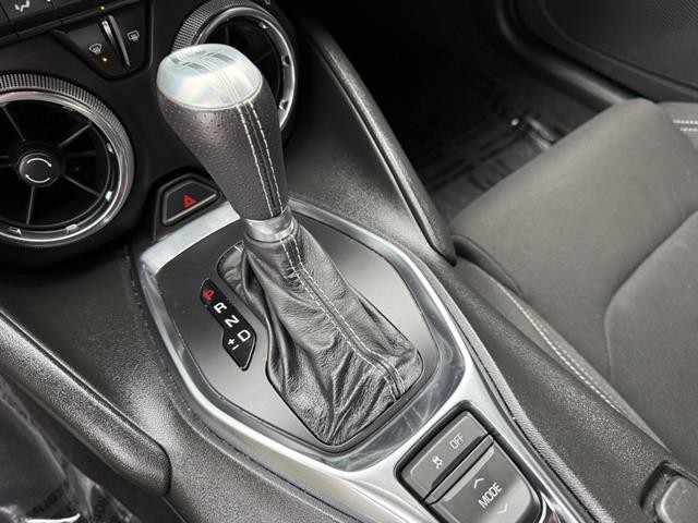 Chevrolet Camaro Vehicle Full-screen Gallery Image 24