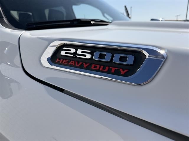 Ram 2500 Vehicle Full-screen Gallery Image 15