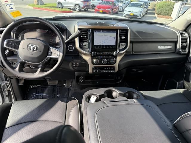 Ram 2500 Vehicle Full-screen Gallery Image 18