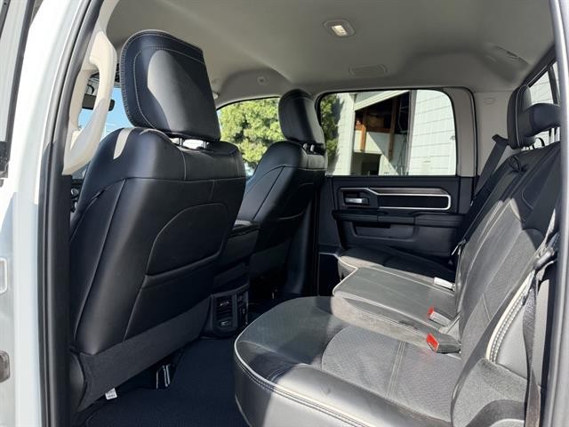 Ram 2500 Vehicle Full-screen Gallery Image 20